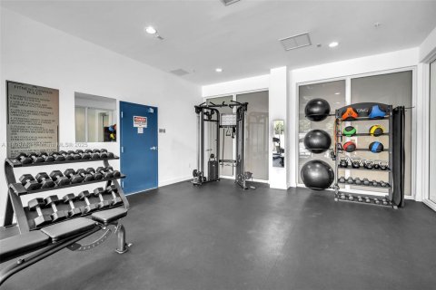 Condo in Hollywood, Florida, 1 bedroom № 1936645 - photo 15