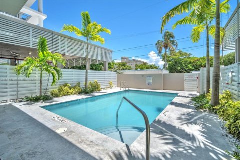 Condo in Hollywood, Florida, 1 bedroom № 1936645 - photo 18