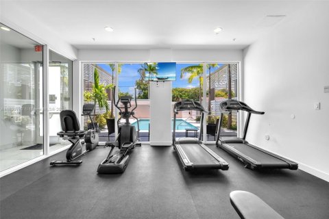 Condo in Hollywood, Florida, 1 bedroom № 1936645 - photo 14