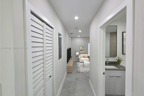 Villa ou maison à vendre à Miami, Floride: 4 chambres, 157 m2 № 2054795 - photo 29