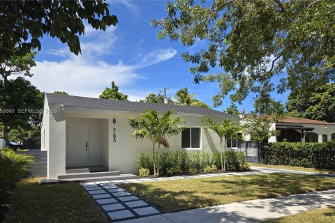 Villa ou maison à vendre à Miami, Floride: 4 chambres, 157 m2 № 2054795 - photo 3