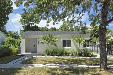 Villa ou maison à Miami, Floride 4 chambres, 157 m2 № 2054795