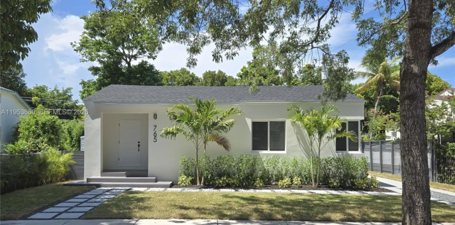 Villa ou maison à Miami, Floride 4 chambres, 157 m2 № 2054795