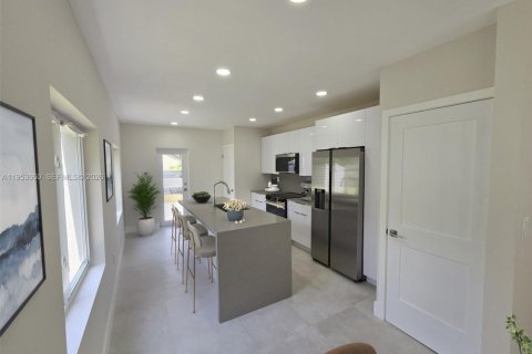 Villa ou maison à vendre à Miami, Floride: 4 chambres, 157 m2 № 2054795 - photo 13