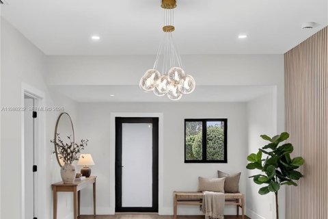 House in Miami, Florida 3 bedrooms, 128.86 sq.m. № 2046576 - photo 4