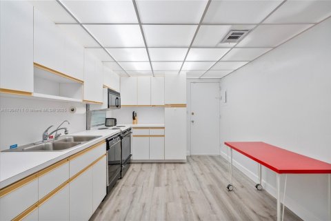 Copropriété à vendre à Miami Beach, Floride: 1 chambre, 113.81 m2 № 1965410 - photo 10
