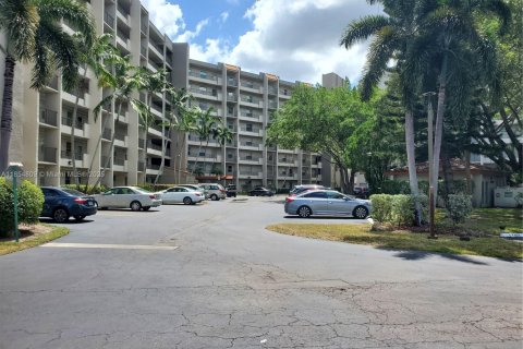 Condo in Lauderhill, Florida, 2 bedrooms  № 2194450