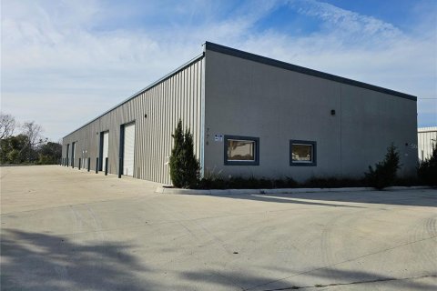 Commercial property in Winter Garden, Florida 960.61 sq.m. № 1723649 - photo 1