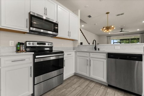Townhouse in Orlando, Florida 3 bedrooms, 160.54 sq.m. № 1780886 - photo 13