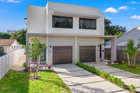 Immobilier commercial à vendre à Miami, Floride: 218.41 m2 № 2002523 - photo 2