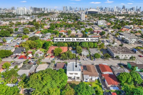 Immobilier commercial à vendre à Miami, Floride: 218.41 m2 № 2002523 - photo 7