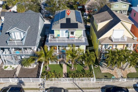 House in Gulfport, Florida 4 bedrooms, 217.39 sq.m. № 2109426 - photo 7