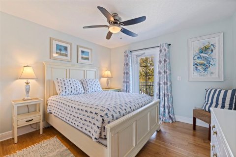 House in Gulfport, Florida 4 bedrooms, 217.39 sq.m. № 2109426 - photo 30