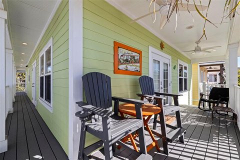 House in Gulfport, Florida 4 bedrooms, 217.39 sq.m. № 2109426 - photo 8