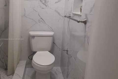 Copropriété à louer à Lauderdale-by-the-Sea, Floride: 1 chambre, 78.97 m2 № 2038673 - photo 17