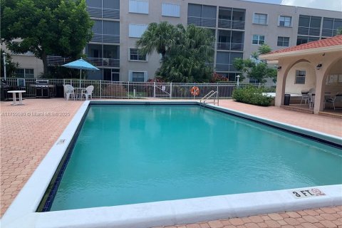 Copropriété à louer à Lauderdale-by-the-Sea, Floride: 1 chambre, 78.97 m2 № 2038673 - photo 5