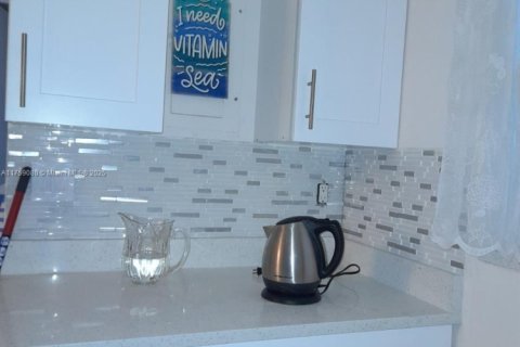 Copropriété à louer à Lauderdale-by-the-Sea, Floride: 1 chambre, 78.97 m2 № 2038673 - photo 10