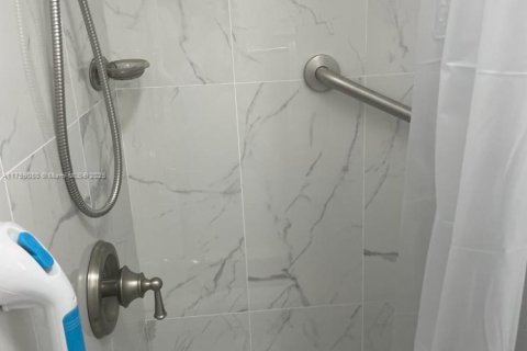 Copropriété à louer à Lauderdale-by-the-Sea, Floride: 1 chambre, 78.97 m2 № 2038673 - photo 18