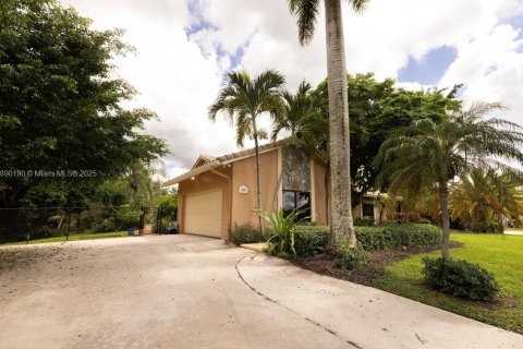 Casa en venta en Davie, Florida, 4 dormitorios, 279.08 m2 № 1945773 - foto 8