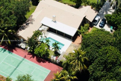 Casa en venta en Davie, Florida, 4 dormitorios, 279.08 m2 № 1945773 - foto 15