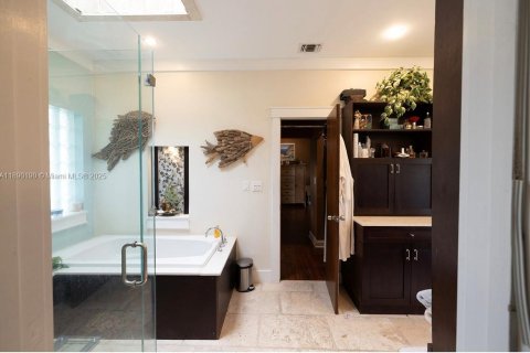 Casa en venta en Davie, Florida, 4 dormitorios, 279.08 m2 № 1945773 - foto 23