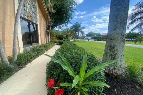 Casa en venta en Davie, Florida, 4 dormitorios, 279.08 m2 № 1945773 - foto 10