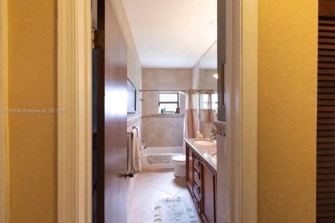 Casa en venta en Davie, Florida, 4 dormitorios, 279.08 m2 № 1945773 - foto 28