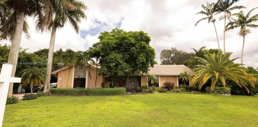 Casa en Davie, Florida 4 dormitorios, 279.08 m2 № 1945773