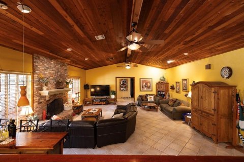 Casa en venta en Davie, Florida, 4 dormitorios, 279.08 m2 № 1945773 - foto 16