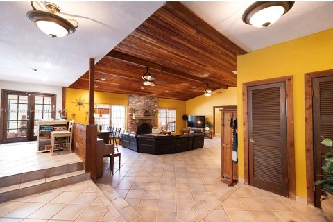 Casa en venta en Davie, Florida, 4 dormitorios, 279.08 m2 № 1945773 - foto 17