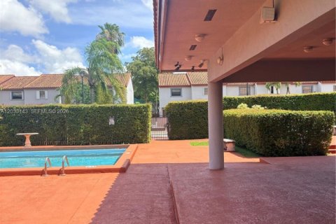 Townhouse in Miami, Florida 2 bedrooms, 110.55 sq.m. № 2077971 - photo 21