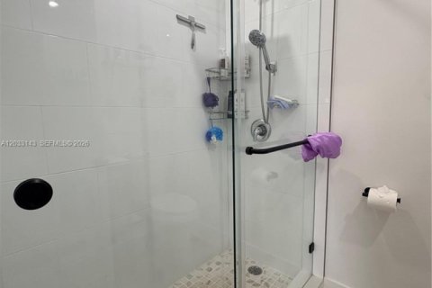 Townhouse in Miami, Florida 2 bedrooms, 110.55 sq.m. № 2077971 - photo 17