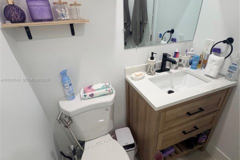 Townhouse in Miami, Florida 2 bedrooms, 110.55 sq.m. № 2077971 - photo 18