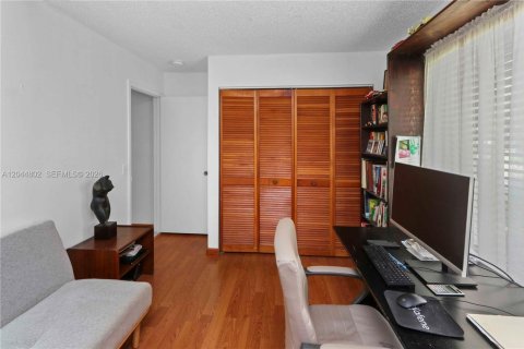 Villa ou maison à vendre à Miami, Floride: 3 chambres, 164.44 m2 № 2270774 - photo 29