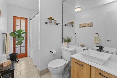 Villa ou maison à vendre à Miami, Floride: 3 chambres, 164.44 m2 № 2270774 - photo 20