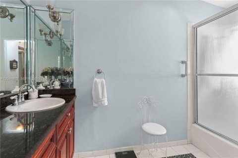 Villa ou maison à vendre à Miami, Floride: 3 chambres, 164.44 m2 № 2270774 - photo 21