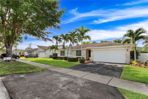 Villa ou maison à vendre à Miami, Floride: 3 chambres, 164.44 m2 № 2270774 - photo 3