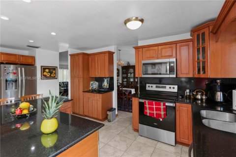 Villa ou maison à vendre à Miami, Floride: 3 chambres, 164.44 m2 № 2270774 - photo 18