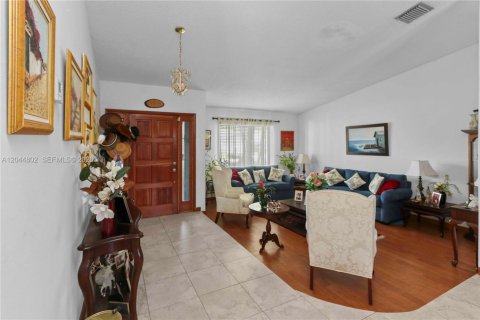 Villa ou maison à vendre à Miami, Floride: 3 chambres, 164.44 m2 № 2270774 - photo 11
