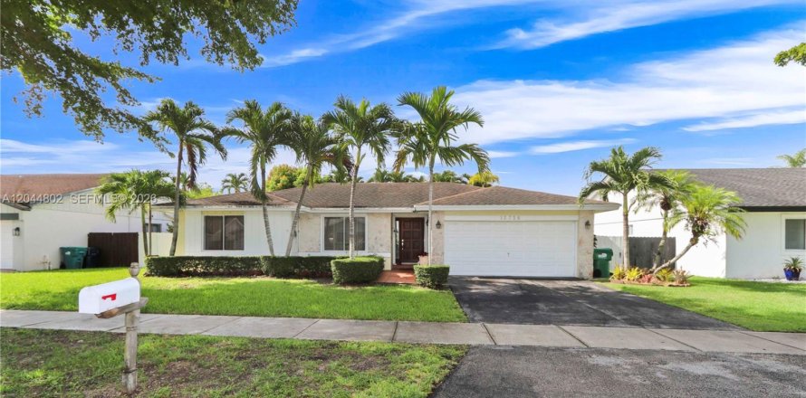Villa ou maison à Miami, Floride 3 chambres, 164.44 m2 № 2270774