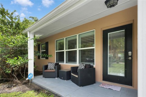 House in Wilton Manors, Florida 3 bedrooms, 124.86 sq.m. № 1840731 - photo 23