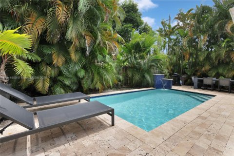 House in Wilton Manors, Florida 3 bedrooms, 124.86 sq.m. № 1840731 - photo 18