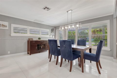 House in Wilton Manors, Florida 3 bedrooms, 124.86 sq.m. № 1840731 - photo 7