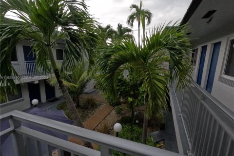 Apartamento en alquiler en Fort Lauderdale, Florida, 1 dormitorio, 45.06 m2 № 1988507 - foto 2