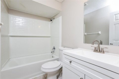 Casa en alquiler en Deltona, Florida, 4 dormitorios, 138.98 m2 № 1911771 - foto 13