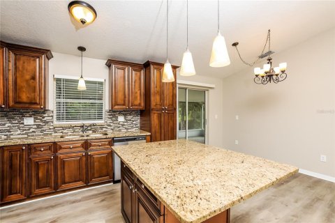 Casa en alquiler en Deltona, Florida, 4 dormitorios, 138.98 m2 № 1911771 - foto 4