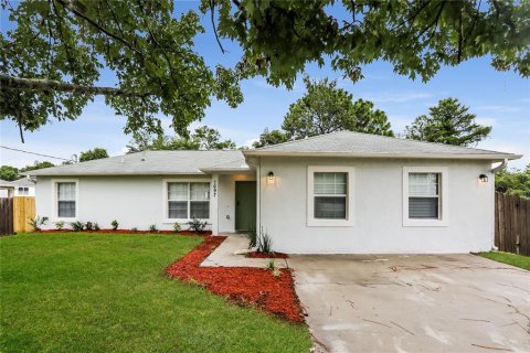 Casa en alquiler en Deltona, Florida, 4 dormitorios, 138.98 m2 № 1911771 - foto 1