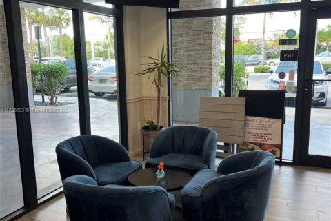 Immobilier commercial à vendre à Miami, Floride № 1936301 - photo 14