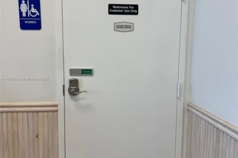 Immobilier commercial à vendre à Miami, Floride № 1936301 - photo 17