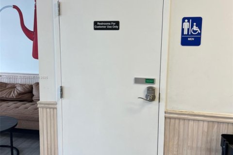 Immobilier commercial à vendre à Miami, Floride № 1936301 - photo 16